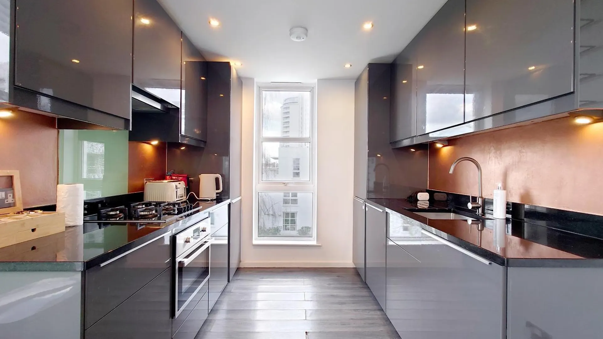 Deluxe Serviced Two Bed Apartment London United Kingdom